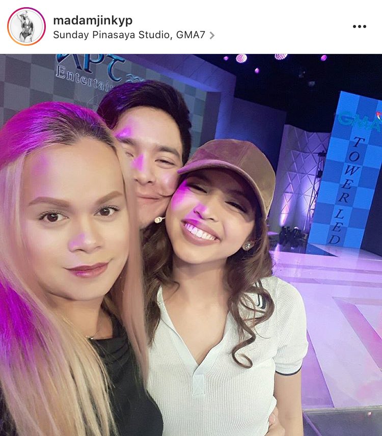 maichardjpg's tweet photo. Onga naman, they're not even friends. Magjowang magjowa oh. It's the little unconscious gestures that give them away.

#ALDUBMasPinasaya https://t.co/S5OdcT9YKv