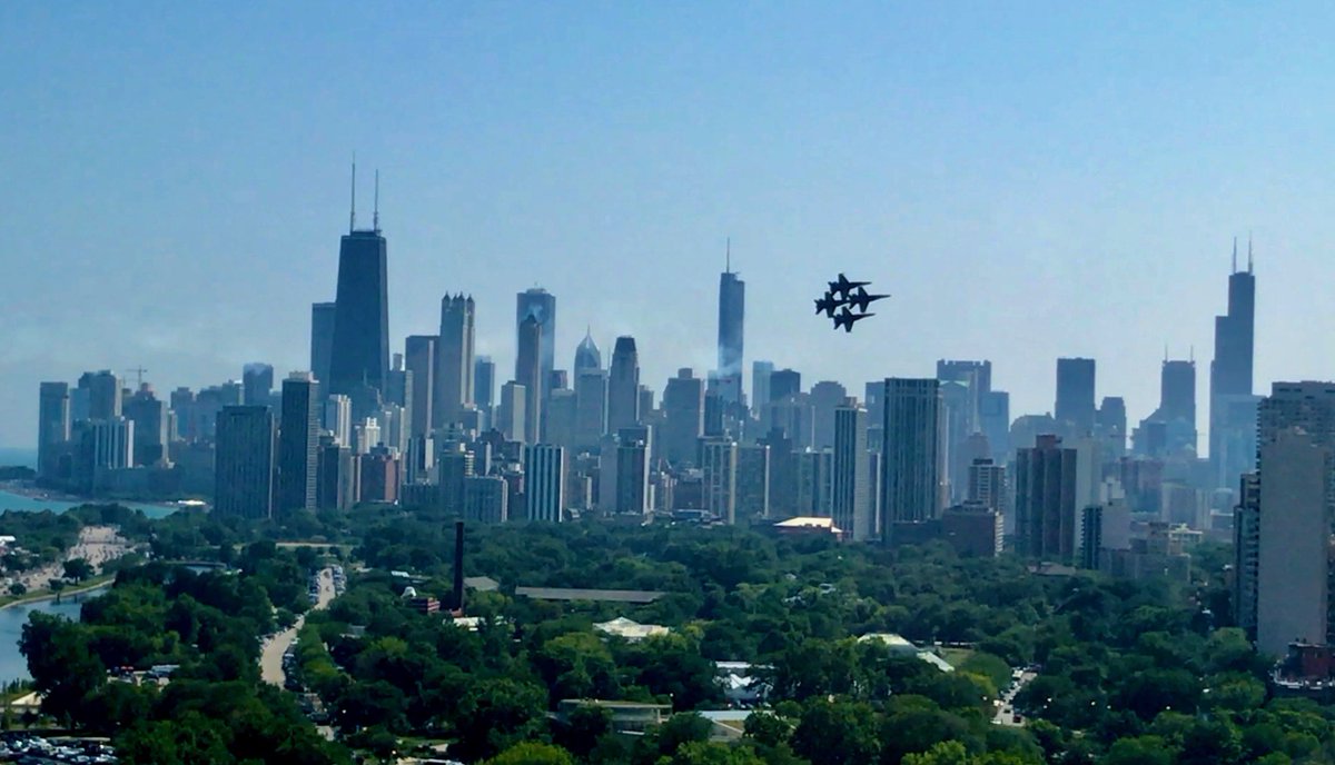 wishweknew's tweet photo. #ChiAirAndWater https://t.co/9r5RAX8OVN