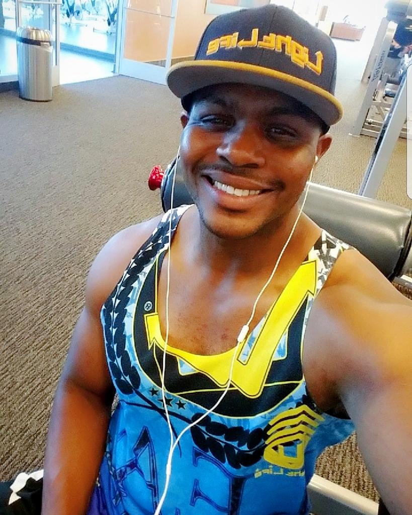 receiveit5's tweet photo. All you got to do is let your "Light Life" shine 247! #grace #receiveit #fitfam #leanin2017 #training #smile #happy #fitness #abs #sexy https://t.co/pVzs8qElFj