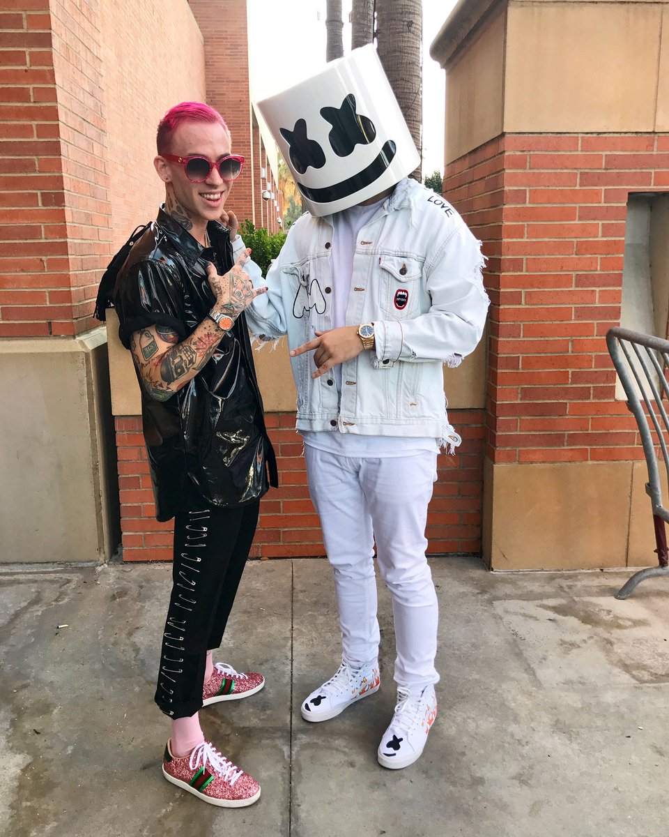 marshmello's tweet image. Do Re mi @iamblackbear ❤