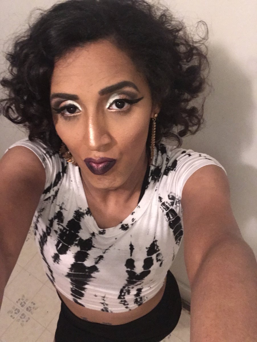 MakeupSubmit's tweet photo. If these pics can't make it to our blog page, we will try to post the them here. Blog page: https://t.co/TwNDZYy2zB #makeup #makeupsubmit https://t.co/krkBFVHUum