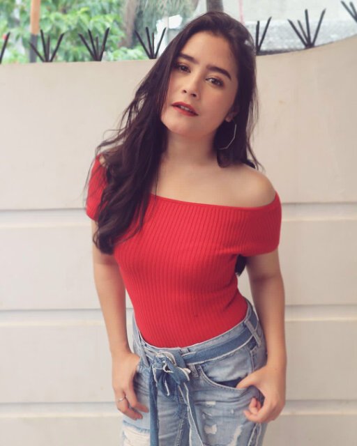 Cantiknyaaaa neng <3 <a href="/PrillyBie/">Prilly ☘️</a>