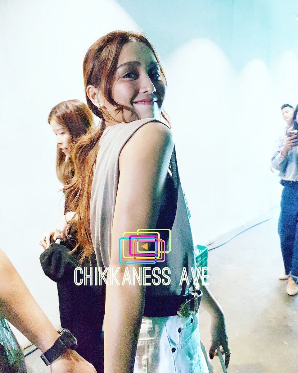 chelle8194's tweet photo. "@ChikkanessAve: My queen #KathrynBernardo agad ang bumungad sa akin! #ASAPBida https://t.co/ToCYU40wMe"