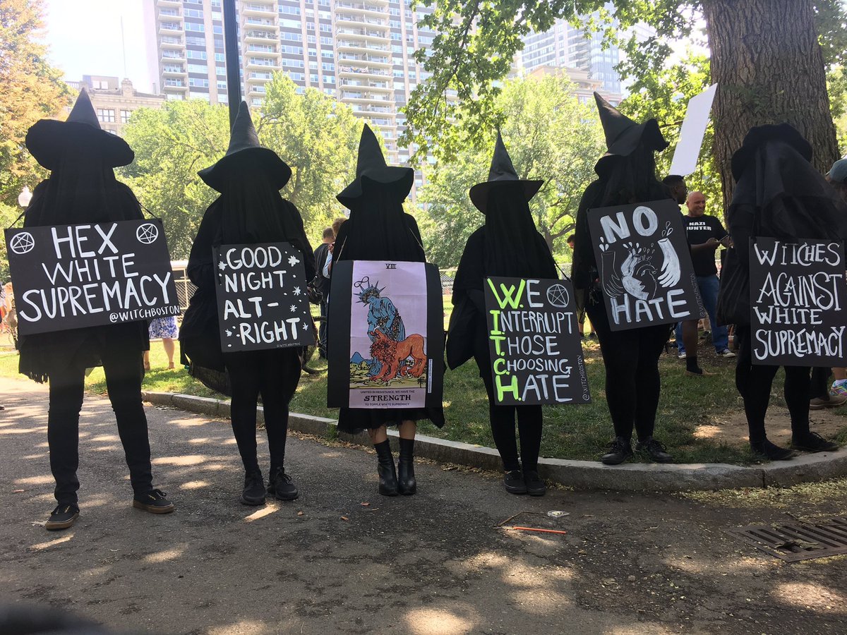 AliSleeq's tweet photo. Witches are awesome #hexme @witchboston https://t.co/bGhMKnD8kl