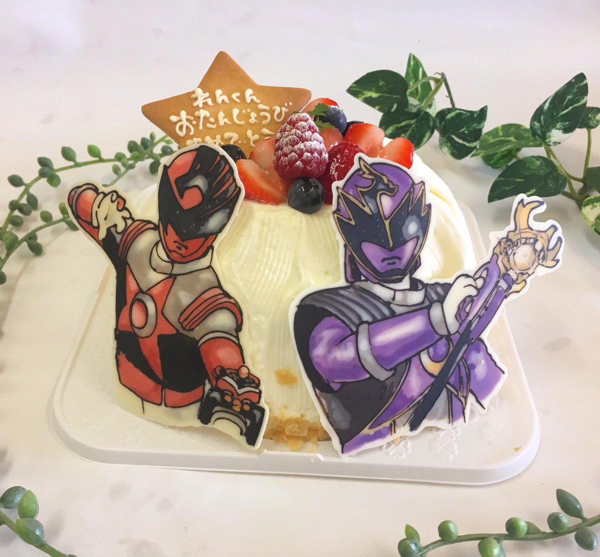 ট ইট র サン ヴェルジェ キュウレンジャー シシレッドとリュウコマンダー のチョコプレート ツヤツヤの質感結構難しい サンヴェルジェ キュウレンジャー キュウレンジャーケーキ シシレッド リュウコマンダー キャラクターケーキ キャラ