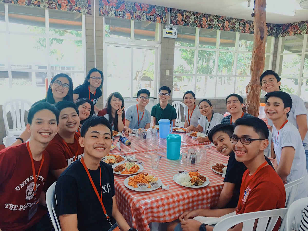 teejsosa's tweet photo. Nakulayan na ang drawing natin! :'D
Had such a fun & encouraging lunch with Elevate SouthMM friends here at #ElevateMultiply2017!! \:D/ https://t.co/V65DUSk5Is
