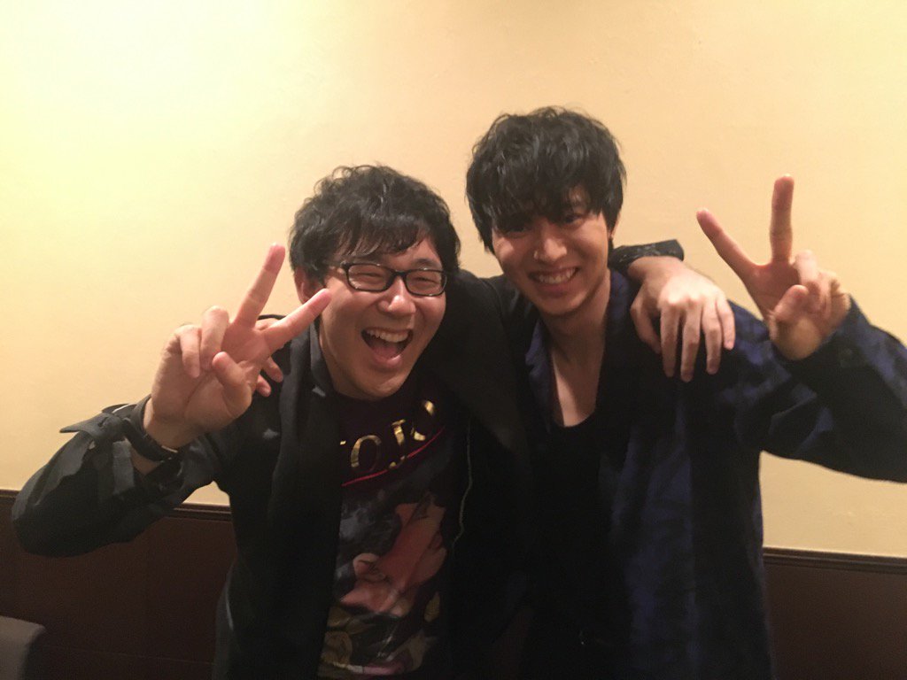 実写ジョジョ舞台挨拶にて、まさかのW仗助が実現ッ！本当に、先週のおのの映画の感想ツイートを見てオファーしてくれた模様。ありがたい…！そして山﨑賢人、やっぱりお前も…あぶねー奴だぜ…＜●＞＜●＞これからもよろしくなッ！！！