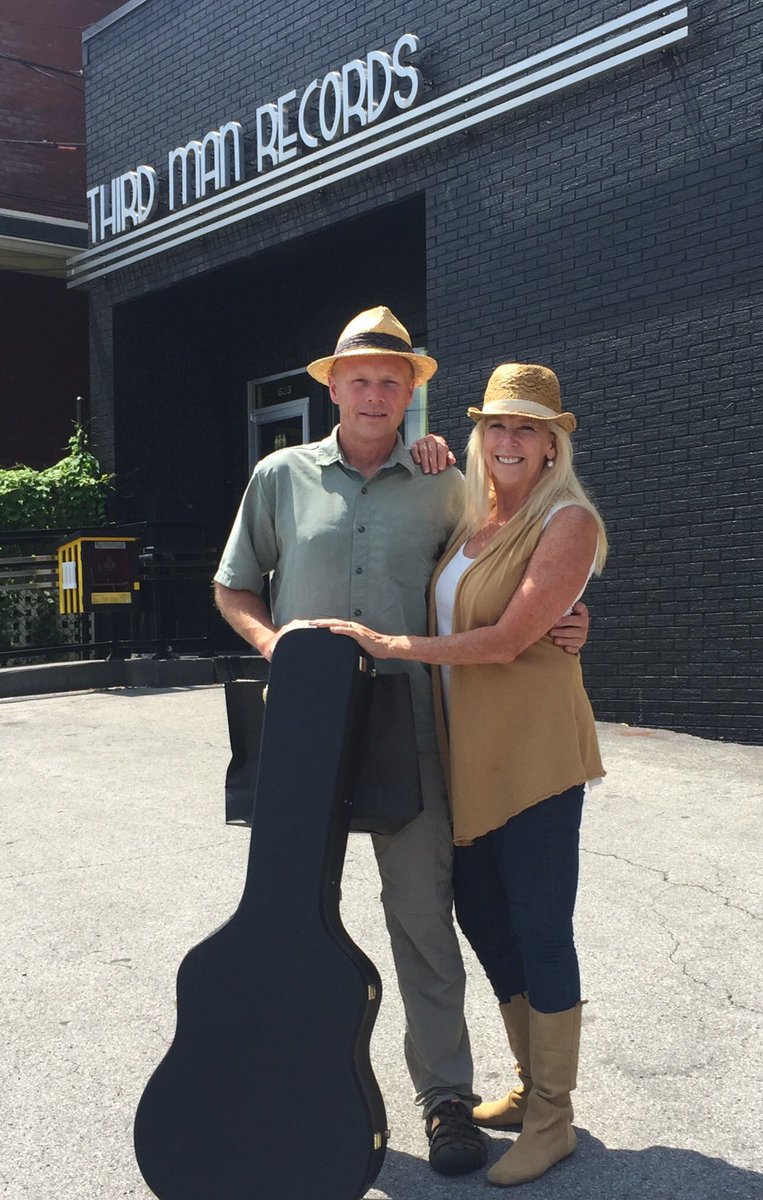 Tammy_OTweets's tweet photo. Cut a record in Nashville on way to TN Totality Path #brothereclipse2017 https://t.co/WFV1ljBOqU