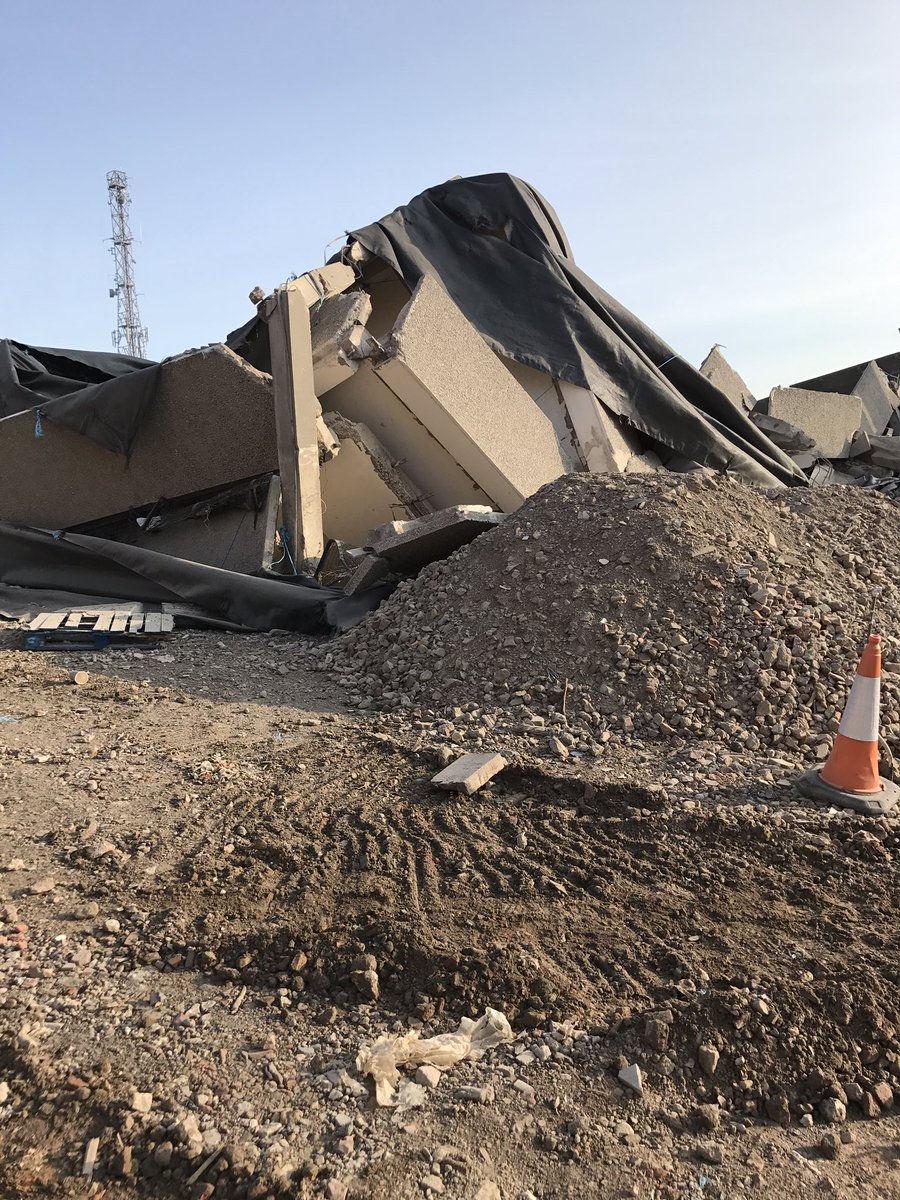 CDLondon1's tweet photo. Classic wire rope technique used by @DSRDemolition  to demolish the car park at Wakefield . Working for the client on this one #perfect https://t.co/6BcIHZx7KR