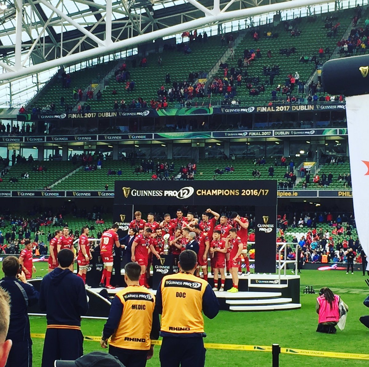 johny1290's tweet photo. One of the best trips ever! Check out my post about the pro 12 final at https://t.co/G563yJyxHi #final #champions #rugby https://t.co/VRsg9NUfZP