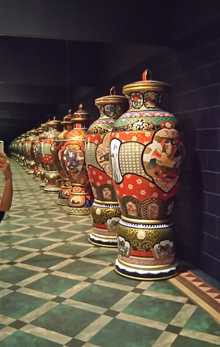 のらり Ar Twitter 湯婆婆の部屋までの廊下を再現した延々と続く壺