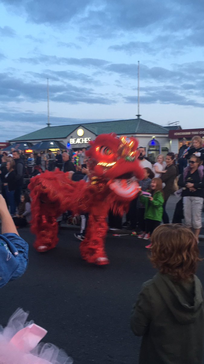 HeatherFay2's tweet photo. #southendcarnival #carnival #coastalevents #saturdaynight https://t.co/6nNq0NGaBg