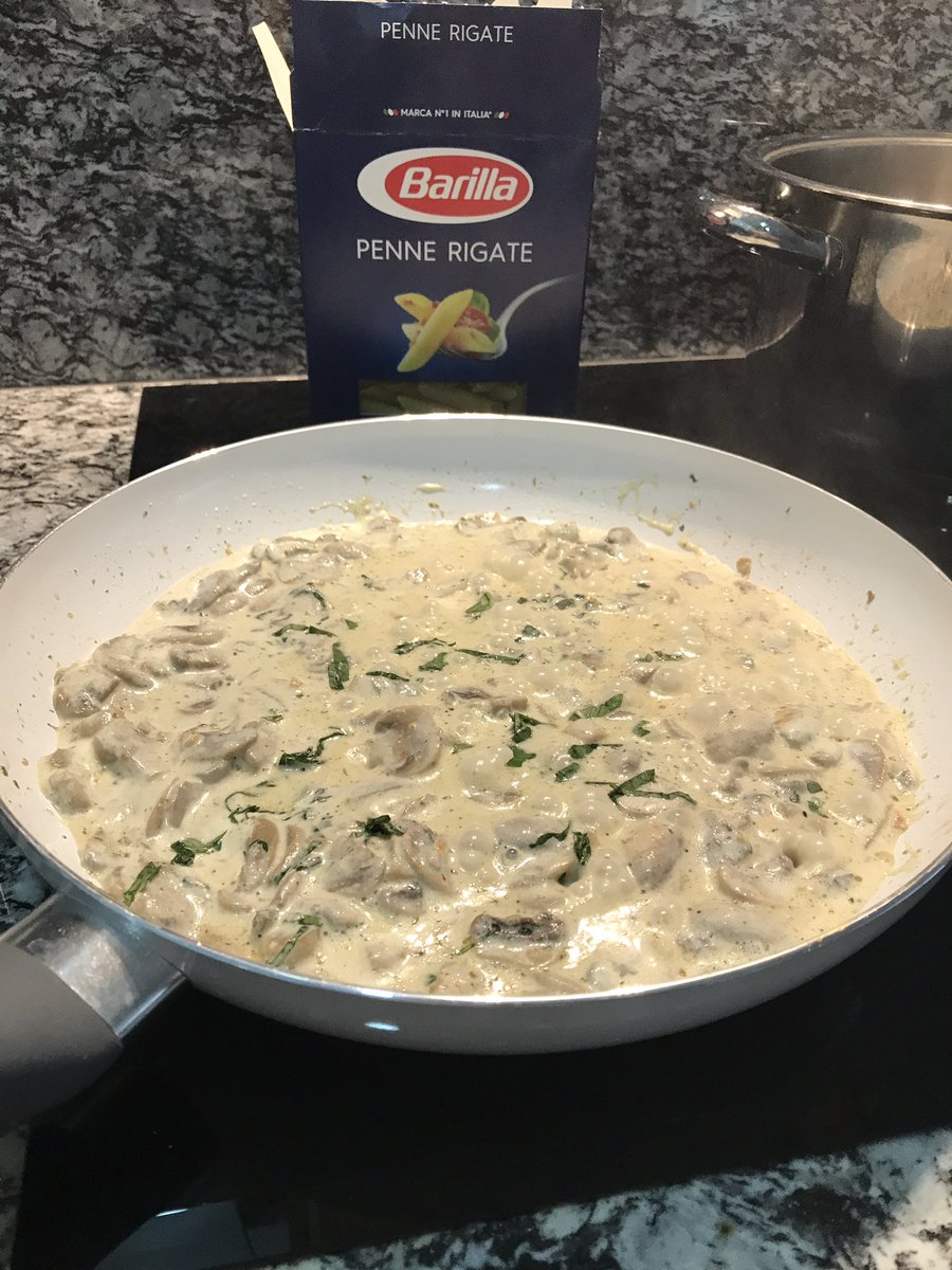 Sandr4877663's tweet photo. Cooking while on vacation with my fav pasta. Mushroom cream sauce. @Barilla #pasta #cookinh https://t.co/a1vf4lKTdE