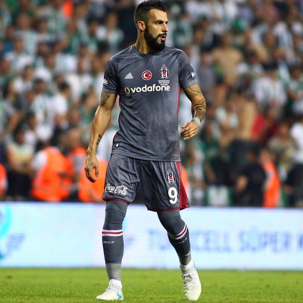 Feliz cumpleaños//Happy Birthday to Álvaro Negredo!!     