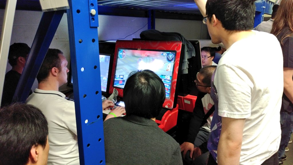 tLozSEA's tweet image. Late night games at @norcaldogfight before GameCenter closes for the night! CC @totoroslayer #UNCD