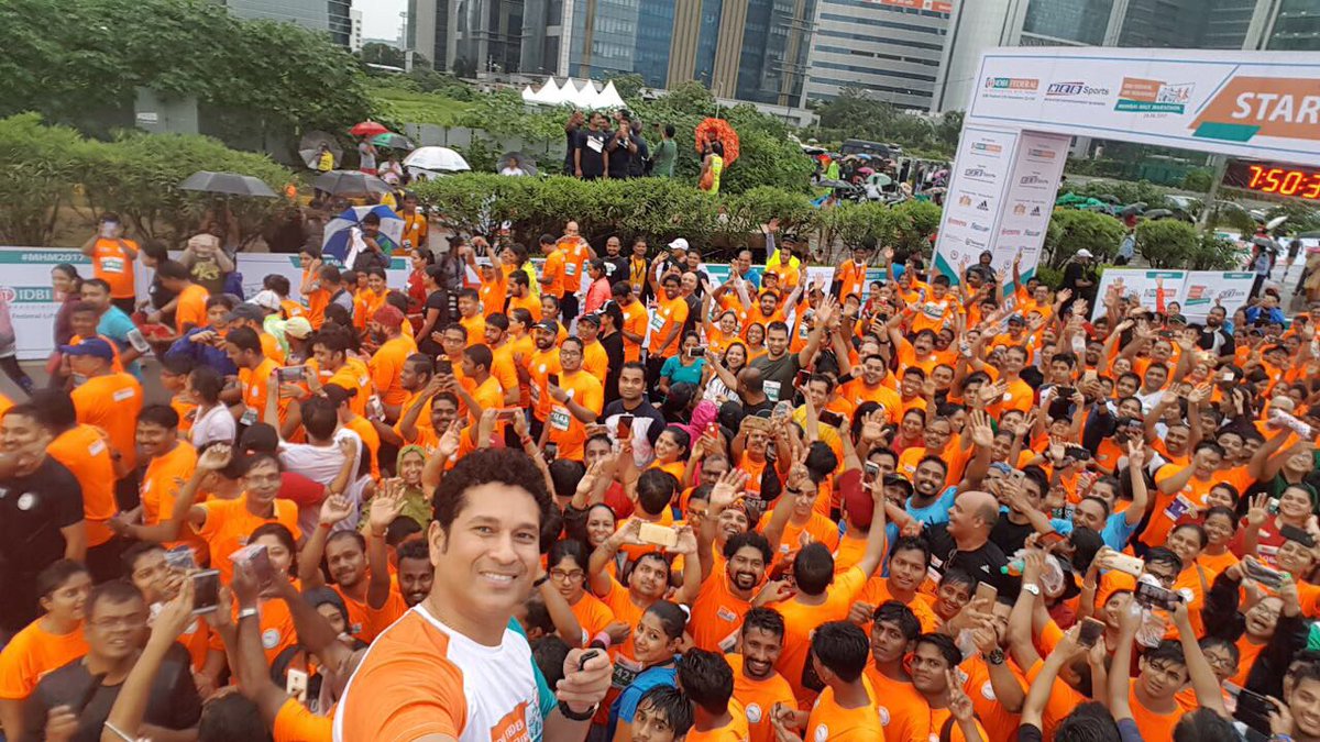 sachin_rt's tweet photo. Loved to see so many people take up fitness at the @IDBIFed @MumbaiHM. The energy and enthusiasm was incredible. https://t.co/dY2XryDrMz