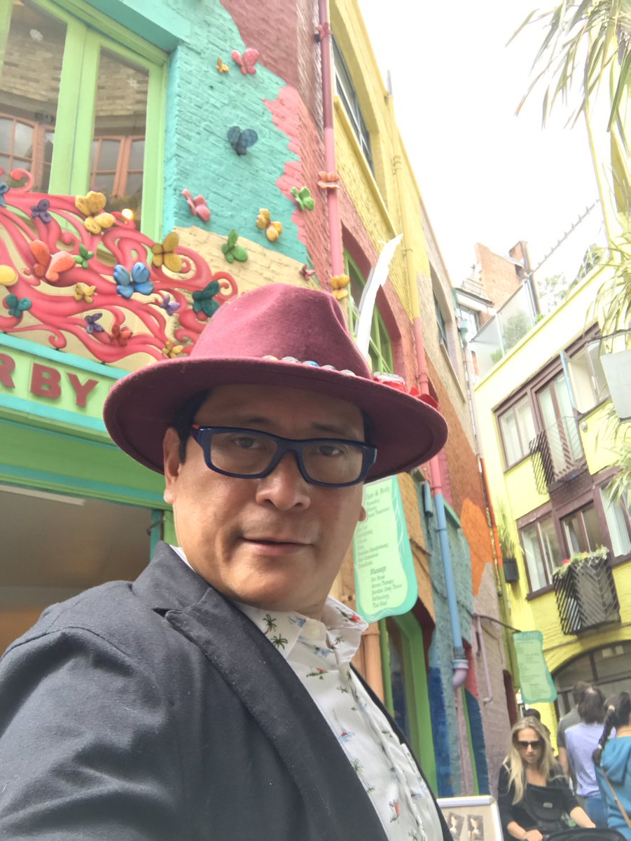 GrantChito's tweet photo. #Spotlight17 . Loads of spots for creative selfies at the event & the place. I spent 3 years working in this area. https://t.co/rA1mIzwcR3