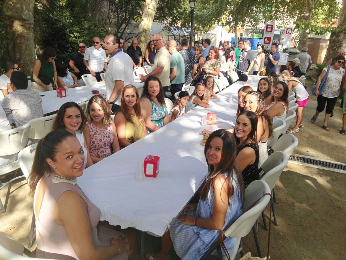JLFXATIVA's tweet photo. Hui ens acompanyen representació de varies juntes locals falleres! #ComboiFaller #Falles #Fira #Xàtiva https://t.co/9DguZaLDnJ