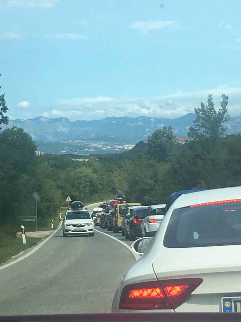 stelatwit's tweet image. #guzvaodmalinske #krckimost #nedjelja