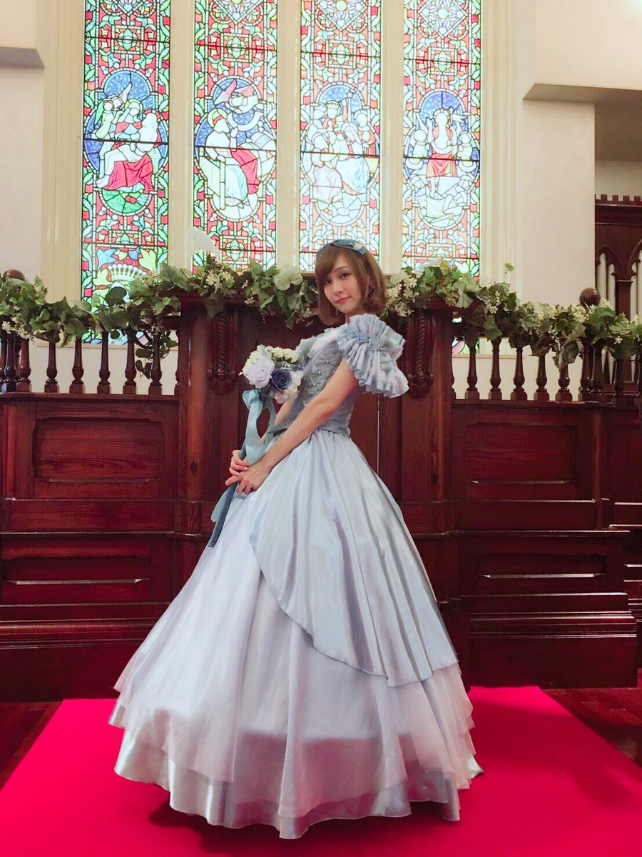 ニーナシェルカ Youtube Ar Twitter Hiroko Tokumineさんのドレスを 着させてもらいました シンデレラがテーマのドレスです 私のオリジナル楽曲 シンデレラと恋の魔法 にピッタリの衣装でした 着れてとっても嬉しかったな 人生でこれが