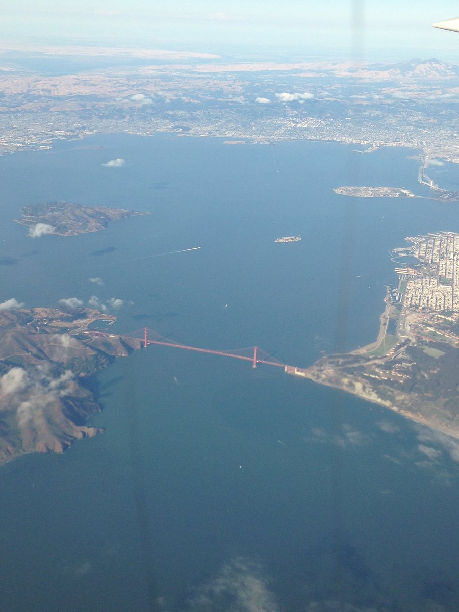 fromSFtoBKK's tweet photo. Golden Gate bridge from the plane.
#goldengatebridge #GoldenGate #SanFrancisco #California #USA https://t.co/siQfROzSnS