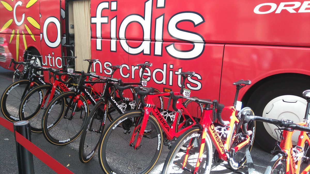 Kro_solano's tweet photo. Dans moins d'une heure,  départ de @lavuelta à @nimes https://t.co/ISumdvRE3c
