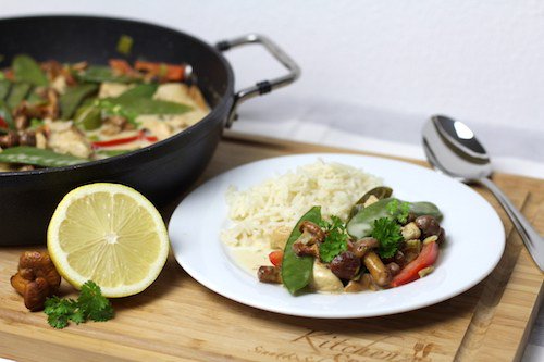 Kitchen_Couple's tweet image. Pfifferlinge sind so vielseitig, auch Currys lassen sich damit großartig verfeinern.… kitchencouple.de/sommergericht-…