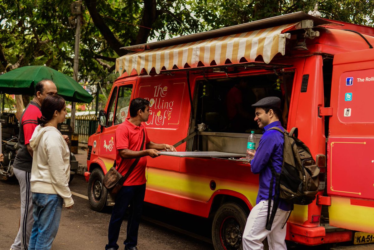 IamMihirPandya's tweet photo. Come experience the #FoodTruck at #SankeyTank Be a part of the #NammaBengaluruHabba #Phase1Experience @CMofKarnataka #Bengaluru #FleaMarket https://t.co/lotORYaxWB