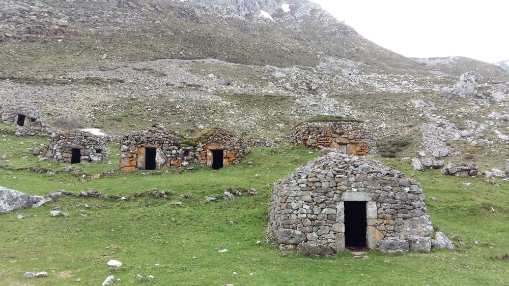 Cent_Int_Horreo's tweet photo. Noticia de la semana: la arquitectura de la piedra seca aspira a ser Patrimonio de la Humanidad en 2018
https://t.co/d0rllehVGr https://t.co/2vT3IkGWwT