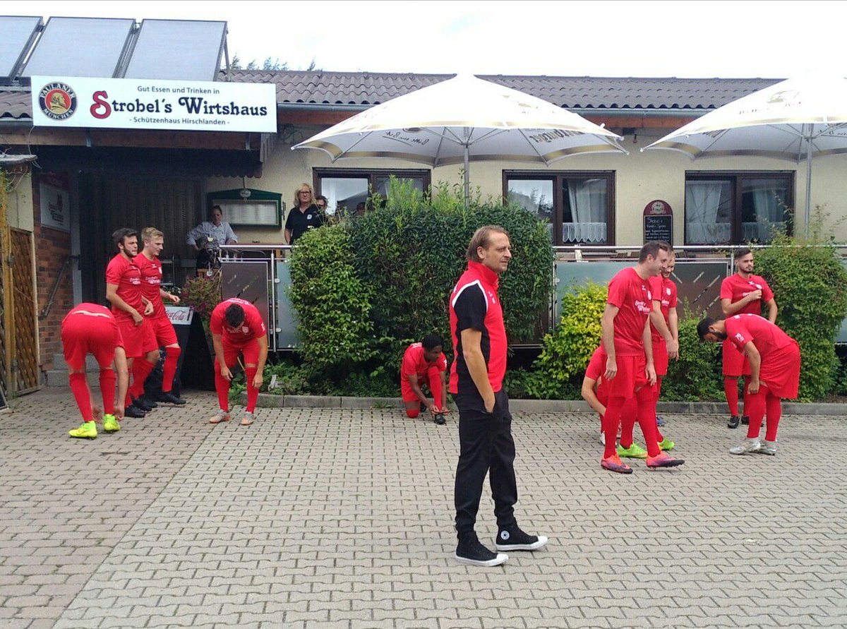 #pixxel2go macht die Mannschaftsfotos für den neuen Trikotsponsor der SVGG-Hirschlanden-Schöckingen