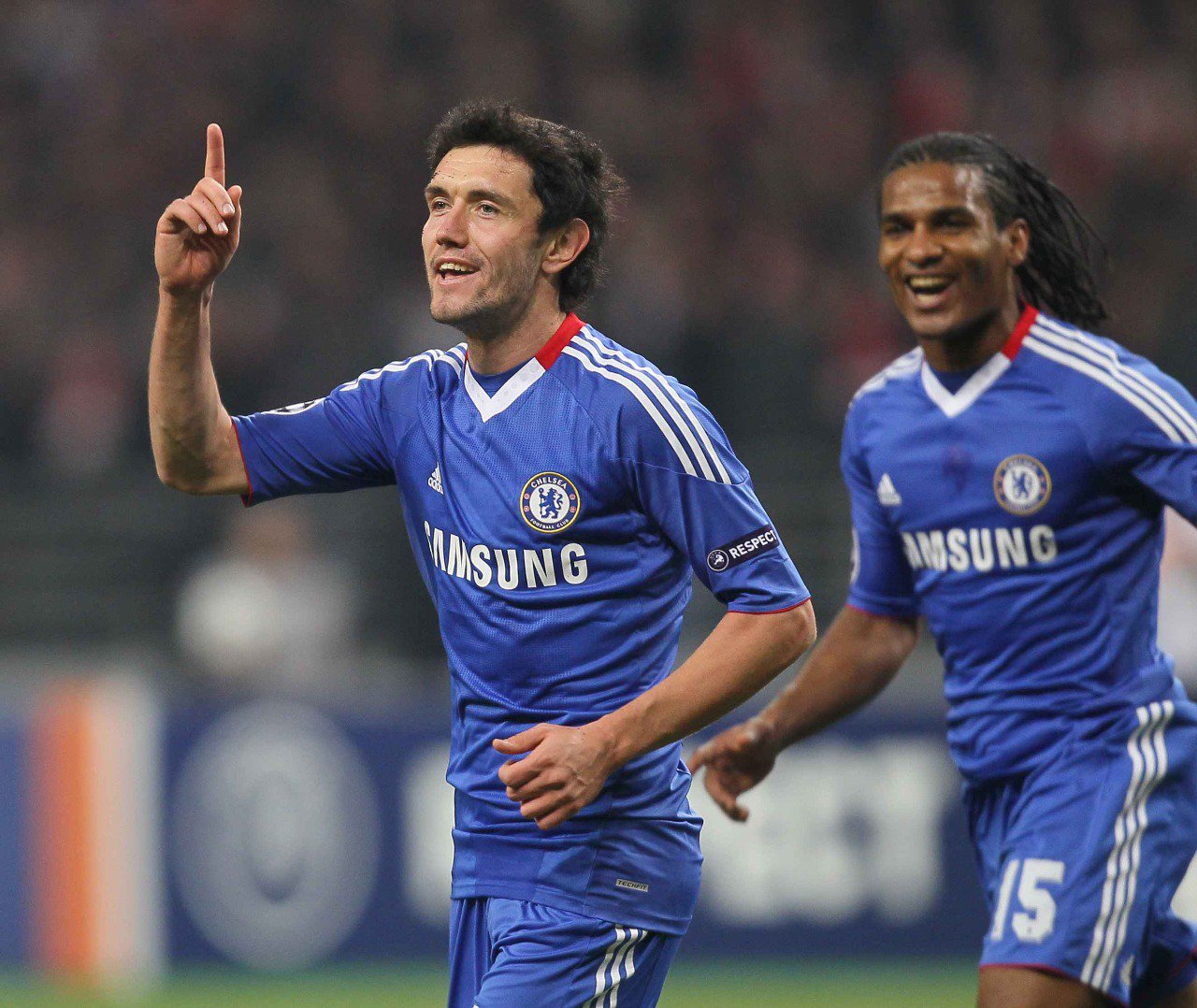 Wishing a very happy birthday to our former Russian fullback Yuri Zhirkov! 