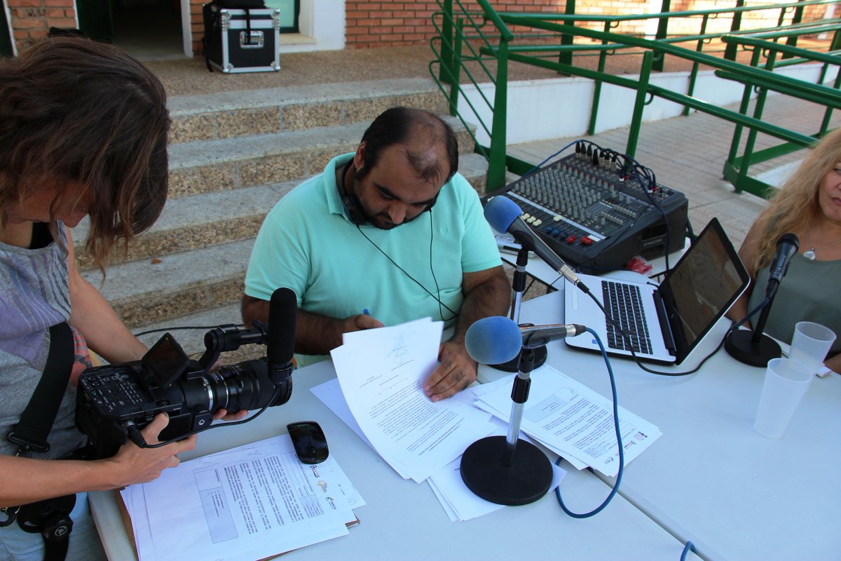 aecos_comsoc's tweet photo. #Guareña, primer municipio en adherirse a la Red de #ComunicaciónSocial de #Extremadura, de @aecos_comsoc, proyecto #OndasInterculRurales. https://t.co/NqY2eMDmHa