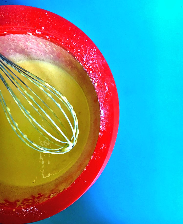 Cucina_Italiana's tweet photo. Crema super facile? @angelaodone prova la ricetta di Beatrice Quadrio: su #settembre in edicola!#cartolinedallaredazione #workinprogress https://t.co/HhKkDDFyKe