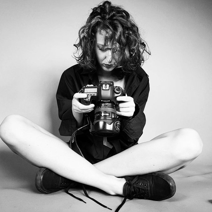 Watch Emylia Argan's leaked NSFW photo on TwXstars