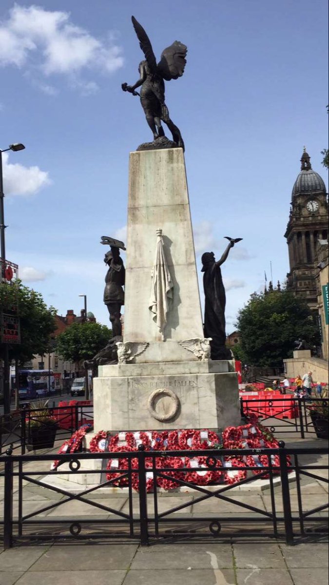 NCSTeamWard_9's tweet photo. This statue has been ereceted for the fallen heroes of WW1 and WW2 #NCS #Leeds9 #Ultimatechallenge #NCSUltimatechallenge https://t.co/WIYSWsziQG
