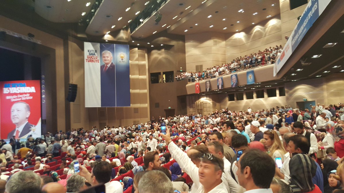 İl Danışma Meclisimizde; Liderimiz, Cumhurbaşkanımız <a href="/RT_Erdogan/">rt_erdogan</a>'ı  coşkuyla karşılamaya hazırız.  #İstanbulunHedefi2019