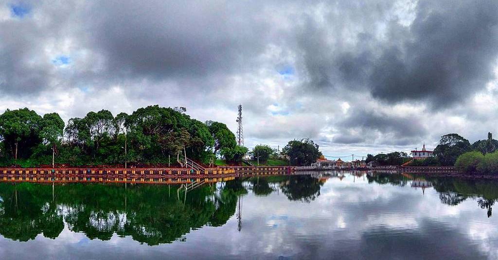 vic_tenn's tweet photo. Sacred lake
.
.
.
#igersmauritius #roamingdodos #sacred #lake #photooftheday #picoftheday #mauritiusexplored #mauritius360 #cloudy #instapi… https://t.co/CX0ahSO56G