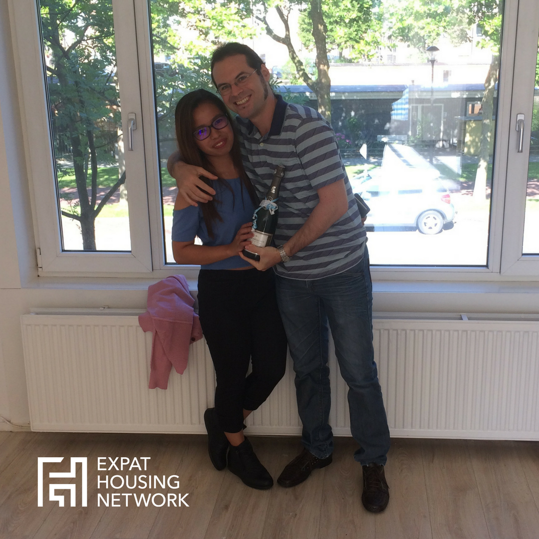 EHNetwork_Ams's tweet photo. A lovely couple checked in to a lovely home! #EHN #HomeAtLast #HelpingYouFindYourHome #ExpatAmsterdam Doug https://t.co/w4Z86mL4Va