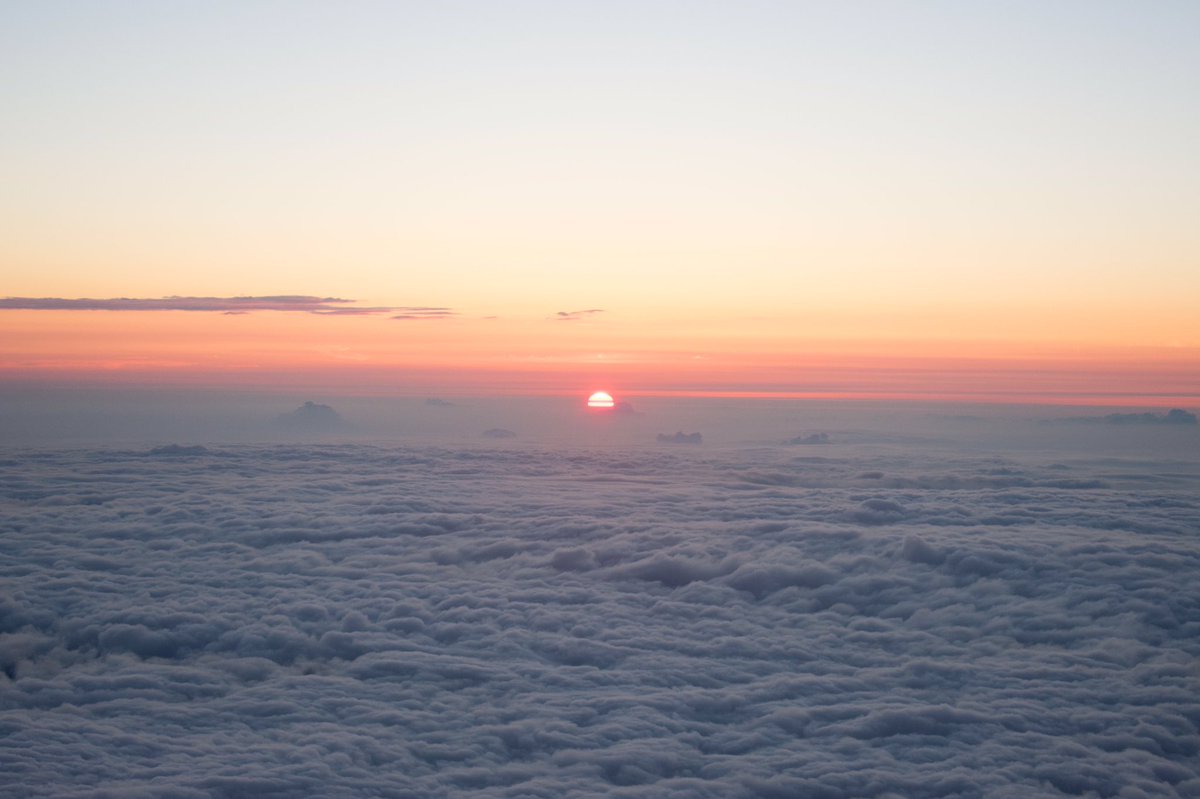 citycamp_kyosuk's tweet photo. 富士山(3776M)登頂しました!
(少し前ですが)
御来光も雲海も綺麗でした🗻
.
#週末backpacker
.
#senany
#富士山
#登頂 https://t.co/BpxzZfSho8