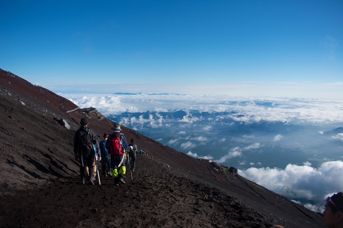citycamp_kyosuk's tweet photo. 富士山(3776M)登頂しました!
(少し前ですが)
御来光も雲海も綺麗でした🗻
.
#週末backpacker
.
#senany
#富士山
#登頂 https://t.co/BpxzZfSho8