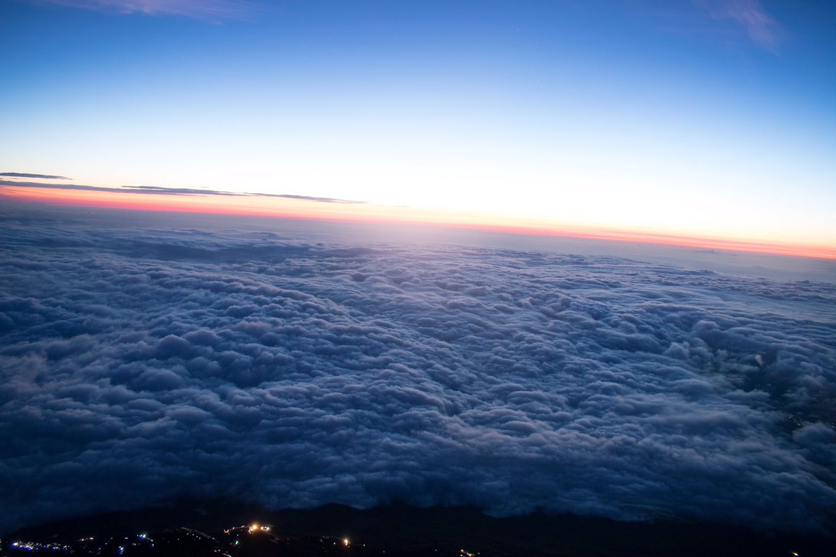 citycamp_kyosuk's tweet photo. 富士山(3776M)登頂しました!
(少し前ですが)
御来光も雲海も綺麗でした🗻
.
#週末backpacker
.
#senany
#富士山
#登頂 https://t.co/BpxzZfSho8