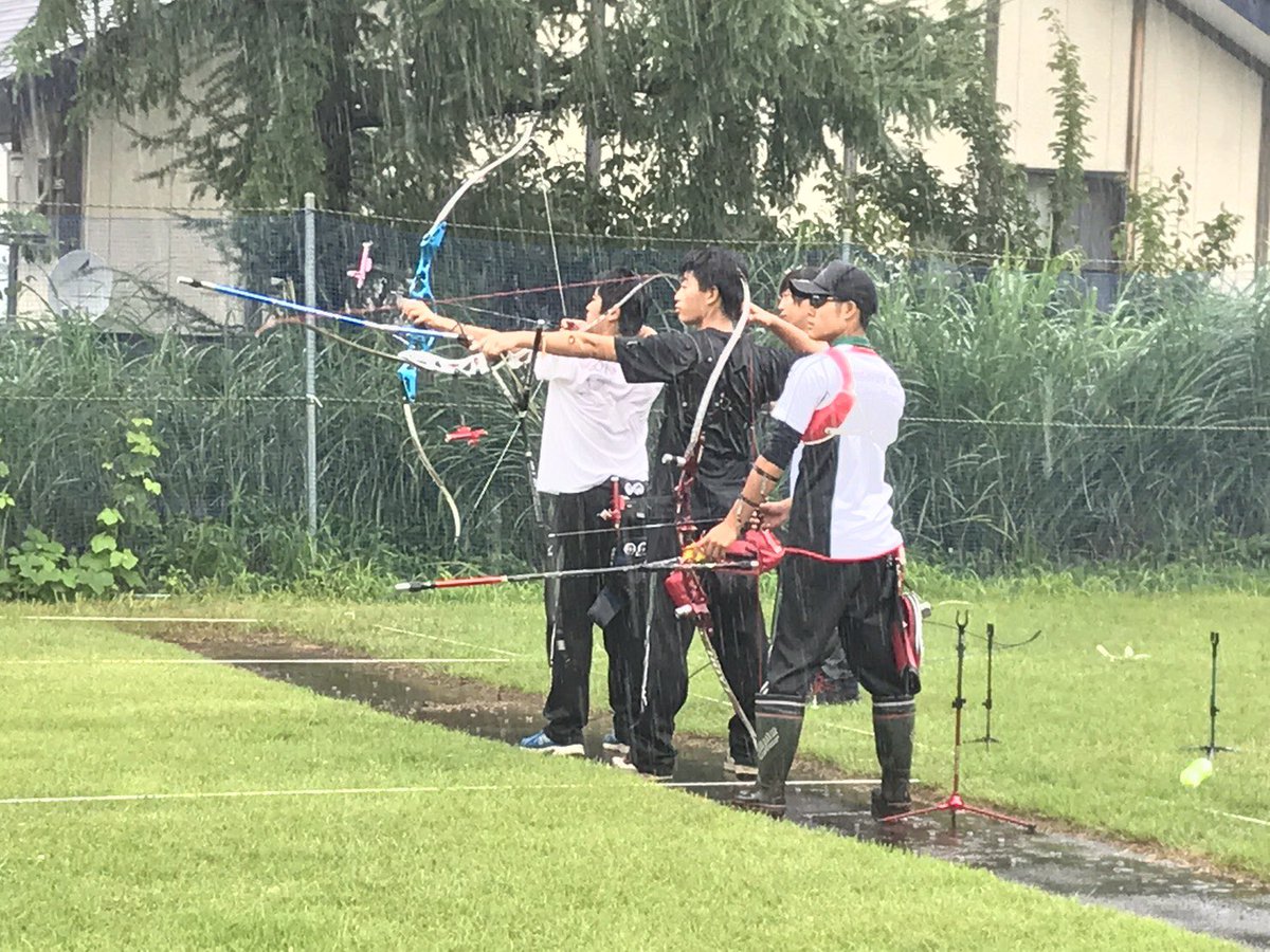 武蔵大学アーチェリー部 Ar Twitter 夏合宿 ここまで3日間のハイライトです 大雨が降り 新しいリムが届き 一年生がクリッカーをつけて距離に出ています