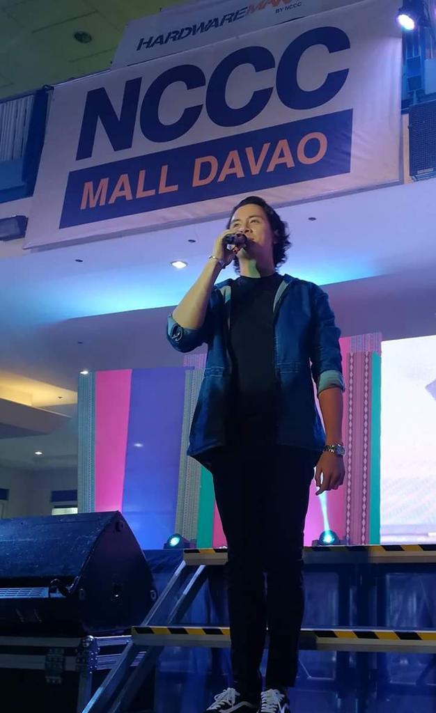 johnzerauj's tweet photo. #Nasa NCCC Mall, Davao   
 #KadayawanFestival2017
#nccc
#ChanMillanes
#BelaPadilla 
#JcSantos https://t.co/2RDGOpYHAi