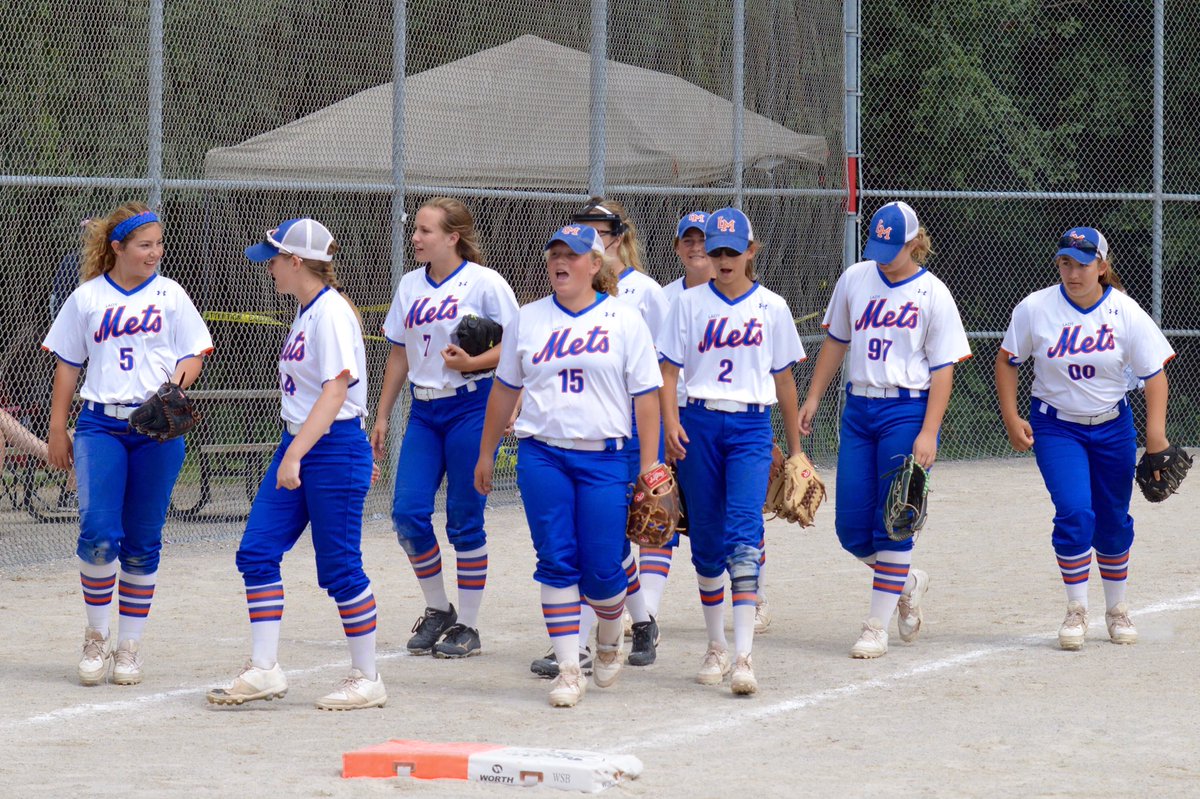ladymets14U's tweet photo. Last day of what has been a great season. Lets end it in style!
#wewearwhiteonsundays https://t.co/Pe4oA5ft0D