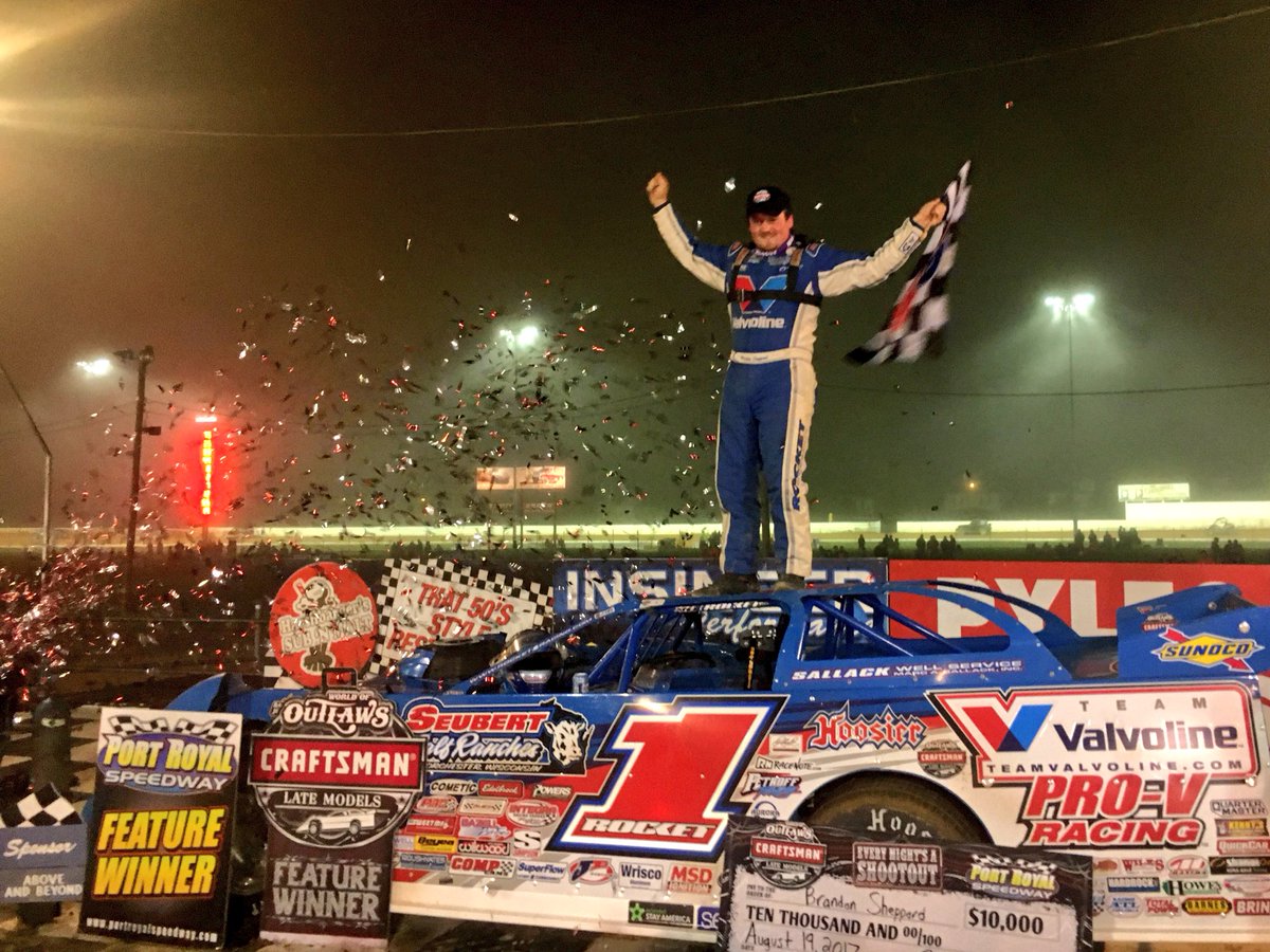 Rocket1_Racing's tweet photo. @B_Sheppard_B5 wins 13th @WoOLateModels race of 2017 in @Valvoline #Seubert @Rocket_Chassis #XR1 #Rocket1 @PortRoyalSpdway. #TeamValvoline https://t.co/RpejyEMjzz