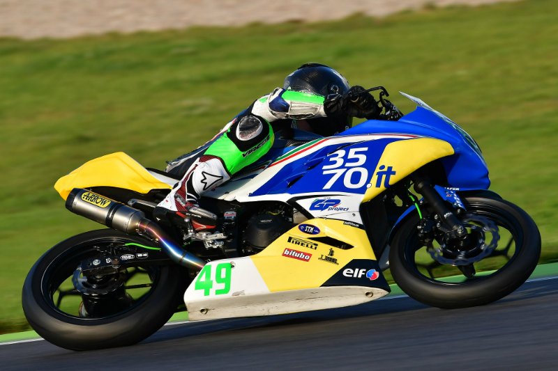 TalentiAzzurri's tweet photo. #WorldSSP300 #GermanWorldSBK Race
Team 3570 #madeinCIV
Manuel Bastianelli DNF
Marco Carusi DNF https://t.co/KLjqPv8mN4