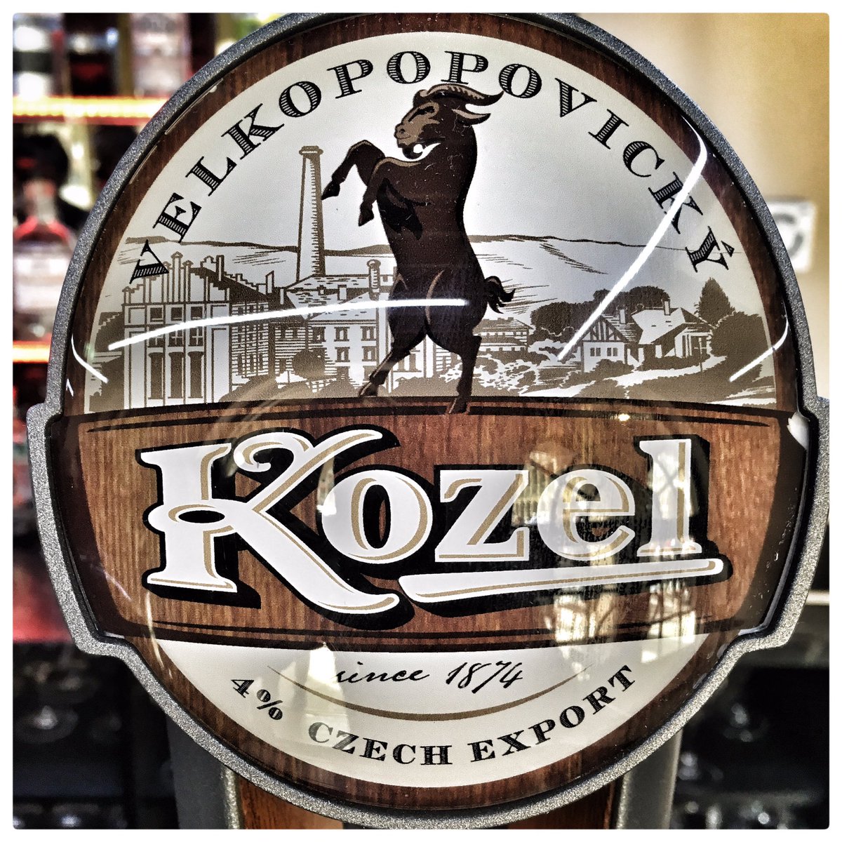 The newly renovated <a href="/ThePieceHall/">The Piece Hall</a> in #Halifax is looking fabulous. Great <a href="/Kozel_UK/">Kozel UK</a> Czech lager from <a href="/GinLaneUK/">Gin Lane</a> too 👍🏻