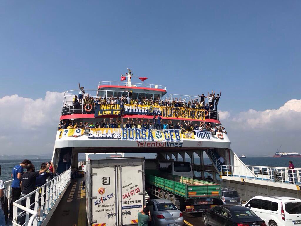 gencfborg's tweet photo. Bursa GFB, Trabzonspor maçı için Kadıköy yolunda. #GençFenerbahçeliler https://t.co/8TJrp8SSED