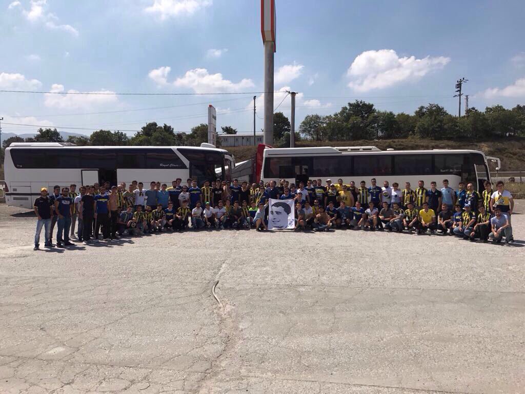Bursa GFB, Trabzonspor maçı için Kadıköy yolunda. #GençFenerbahçeliler