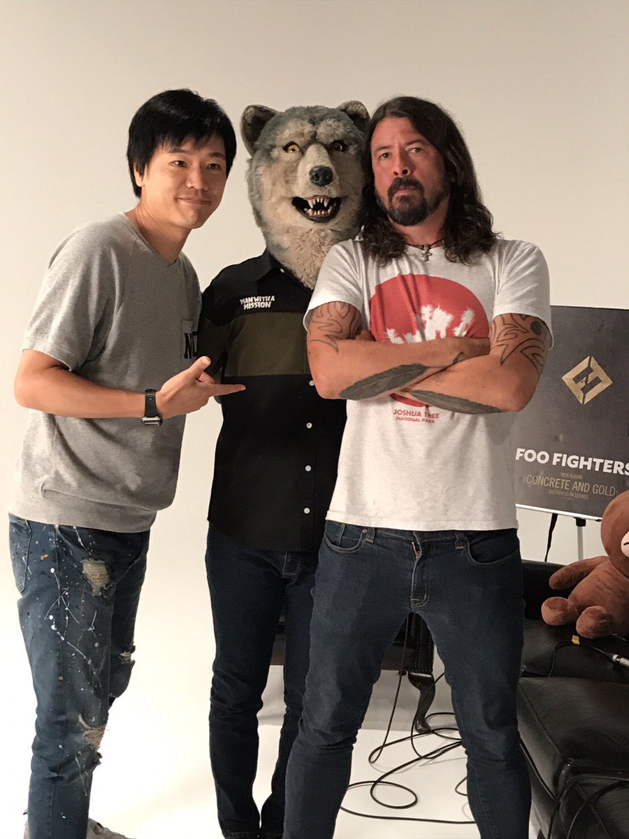 フーファイ デイヴさん人気者 サマソニ期間中に2ショットを撮ったミュージシャン達などまとめ 17 08 22 中村明美の ニューヨーク通信 音楽情報サイトrockinon Com ロッキング オン ドットコム